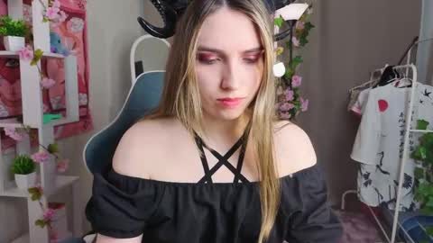 Alice online show from May 23, 9:40 am