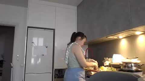 nodarell online show from November 23, 9:33 am