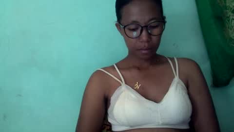 Snapshot of noellah chatting on March 9, 4:49 am noellah online show from March 9, 4:49 am