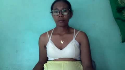 Snapshot of noellah chatting on March 9, 2:54 pm noellah online show from March 9, 2:54 pm