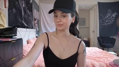 Noelle online show from June 5, 4:24 pm