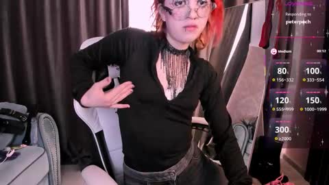 Snapshot of noellegothicshadow chatting on September 24, 9:47 pm Elly online show from September 24, 9:47 pm