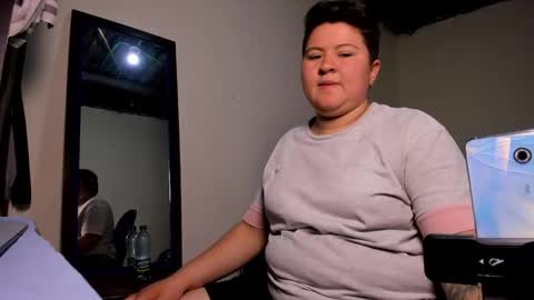 Snapshot of noha_whiite chatting on October 22, 11:32 pm Noha online show from October 22, 11:32 pm