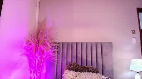 Snapshot of nora_dasilva chatting on September 10, 12:32 am Nora Da Silva online show from September 10, 12:32 am
