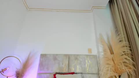 Snapshot of nora_dasilva chatting on September 24, 12:42 am Nora Da Silva online show from September 24, 12:42 am