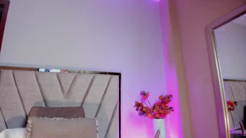 Nora Da Silva online show from March 12, 2:36 am