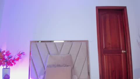 Snapshot of nora_dasilva chatting on February 1, 11:48 pm Nora Da Silva online show from February 1, 11:48 pm
