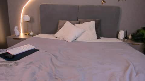 Nancy  dont forget to thumbs up me online show from April 24, 12:30 pm