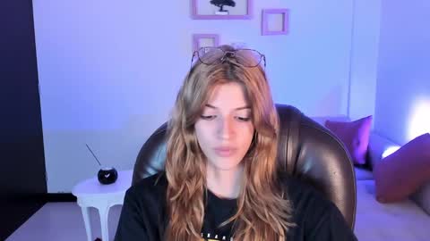 Snapshot of nora_vennucci chatting on February 11, 9:14 pm Nora online show from February 11, 9:14 pm
