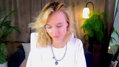 Nora online show from July 19, 7:43 am