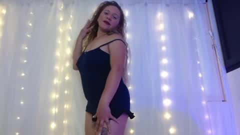 Snapshot of norapaker chatting on September 23, 8:18 pm norapaker online show from September 23, 8:18 pm
