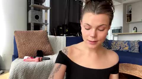 Nordic Belle online show from April 14, 2:50 pm