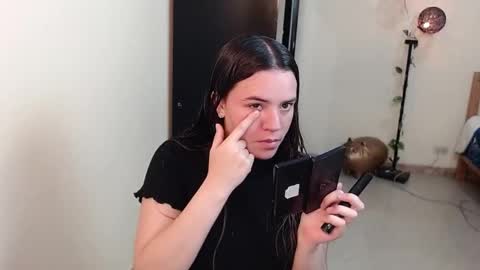 noreen_ online show from December 20, 4:04 pm