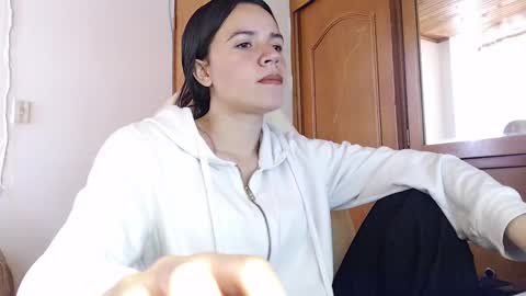 noreen_ online show from February 10, 6:11 pm