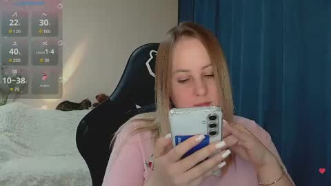 hi glad to chat online show from April 15, 1:22 pm