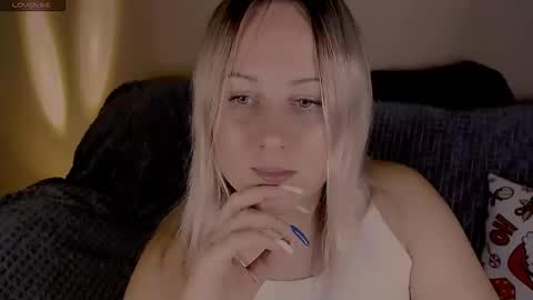 Snapshot of not_nakedcat chatting on September 23, 1:42 pm hi glad to chat online show from September 23, 1:42 pm