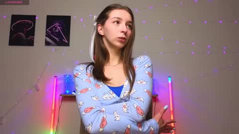 Snapshot of not_yourtoy chatting on January 16, 2:08 pm Hello My name is Helene NTMU Finger up if u like what u see online show from January 16, 2:08 pm