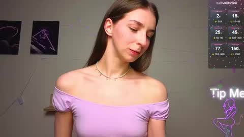 Snapshot of not_yourtoy chatting on March 11, 2:29 pm Hello My name is Helene NTMU Finger up if u like what u see online show from March 11, 2:29 pm