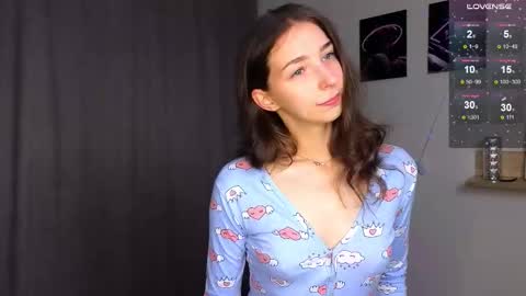Snapshot of not_yourtoy chatting on September 17, 2:37 pm Hello My name is Helene NTMU Finger up if u like what u see online show from September 17, 2:37 pm