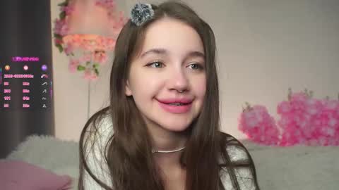 Snapshot of now_you_know chatting on October 17, 1:09 am Dina online show from October 17, 1:09 am