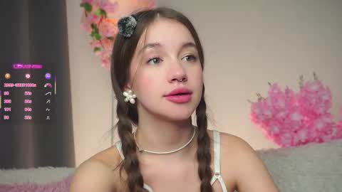 Snapshot of now_you_know chatting on October 7, 1:32 am Dina online show from October 7, 1:32 am