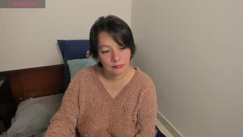 nuit_rose online show from March 6, 1:37 am