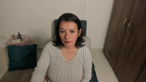 nuit_rose online show from June 3, 2:23 am