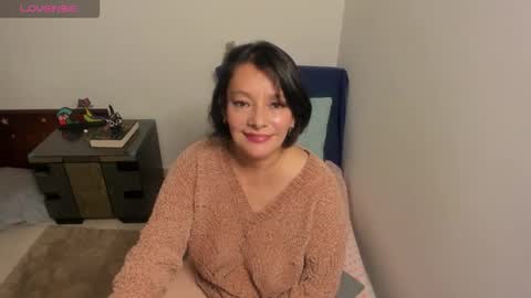 nuit_rose online show from October 19, 2:24 am