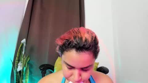 Nia online show from November 19, 10:37 am