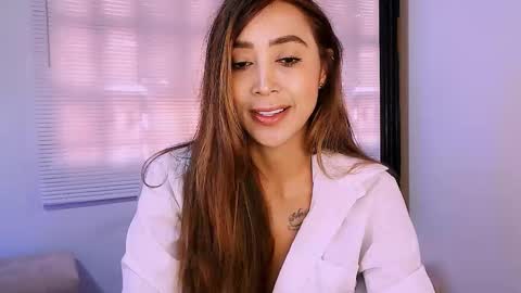 Nycole online show from November 20, 11:55 am