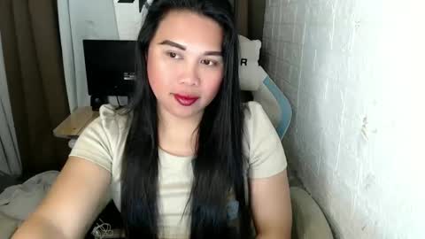 Snapshot of nylecummer chatting on December 25, 4:43 pm nylecummer online show from December 25, 4:43 pm
