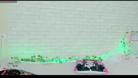 Snapshot of nymphalean chatting on October 29, 11:14 am Kat online show from October 29, 11:14 am