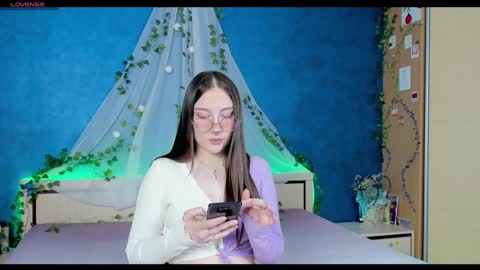 Snapshot of nymphalean chatting on January 22, 6:52 pm Kat online show from January 22, 6:52 pm