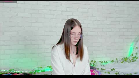 Snapshot of nymphalean chatting on October 8, 7:07 pm Kat online show from October 8, 7:07 pm