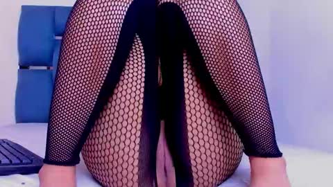 xionela gates online show from September 21, 7:23 pm