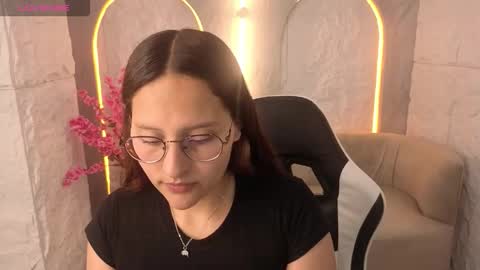Snapshot of nyx_tamy_tx chatting on October 12, 1:02 pm Online 800 to 1400 online show from October 12, 1:02 pm