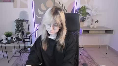 Nyx online show from May 30, 4:54 am