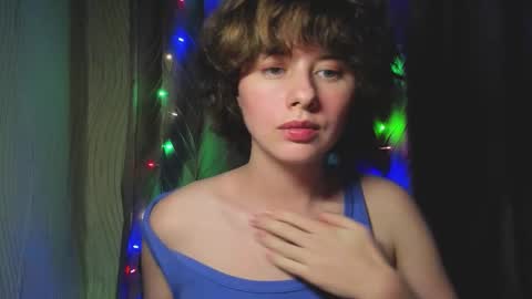 Evie online show from September 28, 2:33 pm