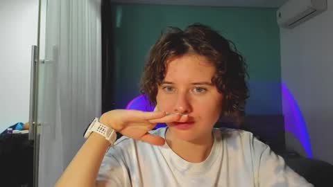 Evie online show from February 7, 2:37 pm