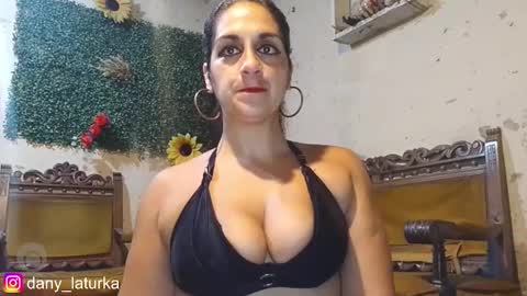 Snapshot of odalisca_bellydancer chatting on January 22, 5:05 am Daniela Dany online show from January 22, 5:05 am