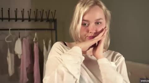 Snapshot of odelynbrower chatting on September 22, 7:45 pm Alice online show from September 22, 7:45 pm