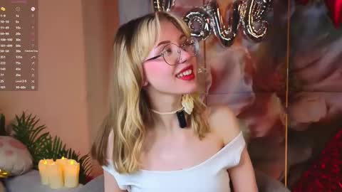 Lynna online show from February 13, 11:23 am