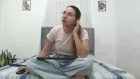 Val online show from November 8, 9:09 pm