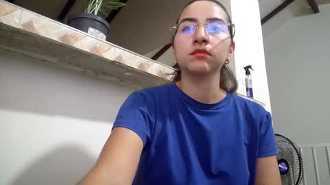 Snapshot of odette_brigh_ chatting on January 27, 11:33 pm Val online show from January 27, 11:33 pm