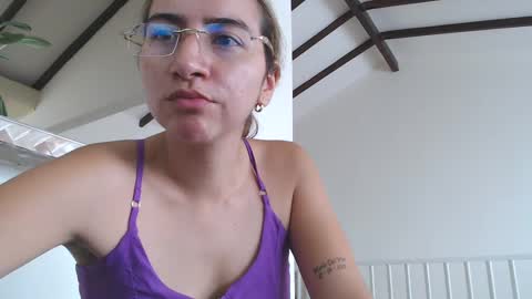 Snapshot of odette_brigh_ chatting on January 28, 3:46 pm Val online show from January 28, 3:46 pm