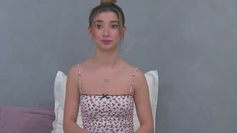 Snapshot of odettebensen chatting on December 2, 8:48 am Odette online show from December 2, 8:48 am