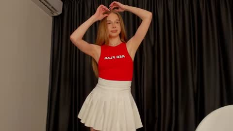 Mia online show from June 29, 3:56 pm