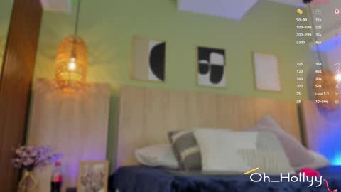 Holly online show from November 5, 11:48 am