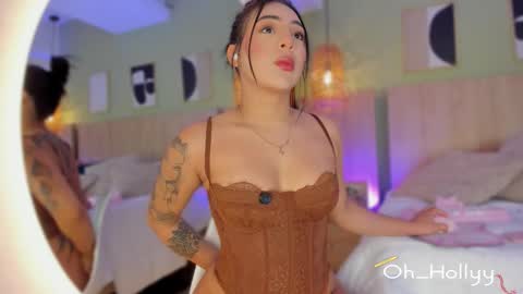 Holly online show from November 26, 11:44 am