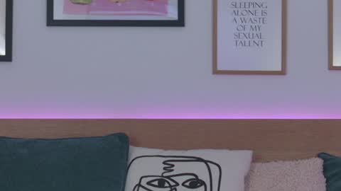 Snapshot of oh_kitty chatting on December 2, 7:10 am Kourtney online show from December 2, 7:10 am